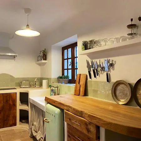 Apartman Studio Avec Jardin Clos Et Wifi A Castellane